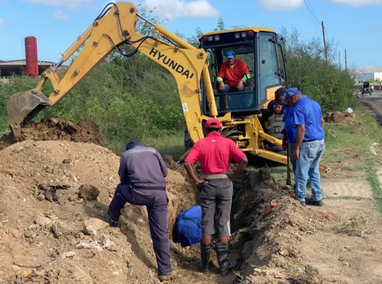 Coro | Empezaron los trabajos para corregir bote de agua en Las Velitas