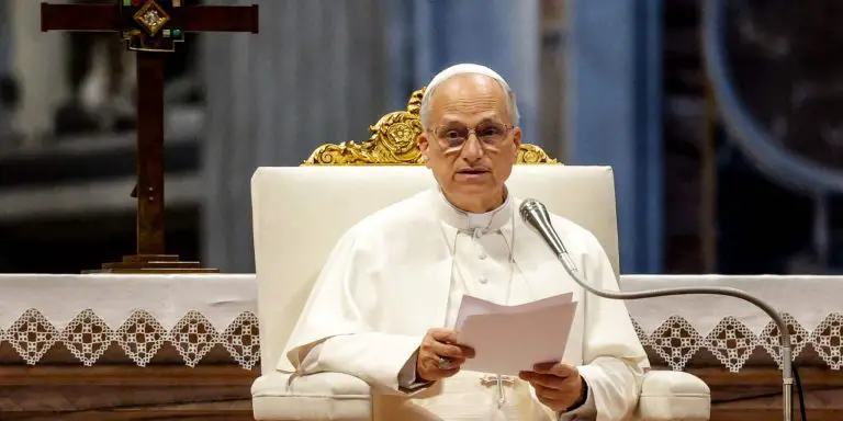 León XIV crítica la política migratoria de Trump y los ataques en el Caribe
