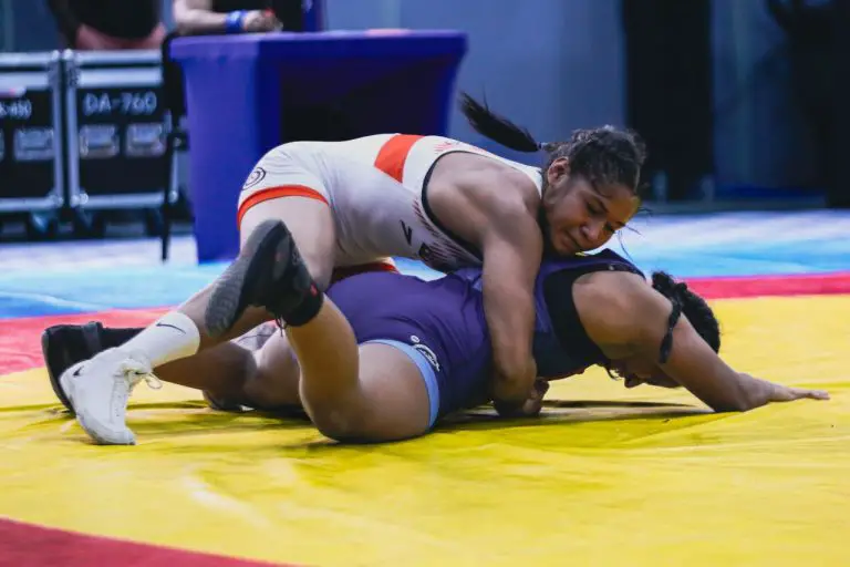 Falconiana Astrid Montero despunta en la lucha olímpica