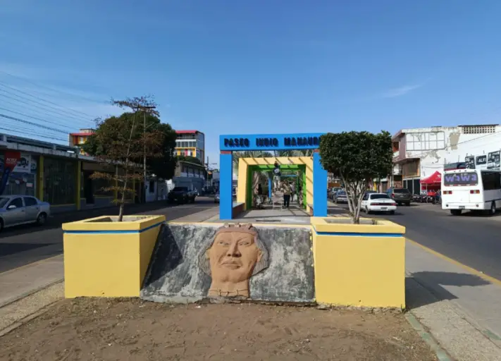 El emblemático paseo Indio Manaure de Coro está siendo preparado para darle la bienvenida a la Miranda Mágica en los próximos días.