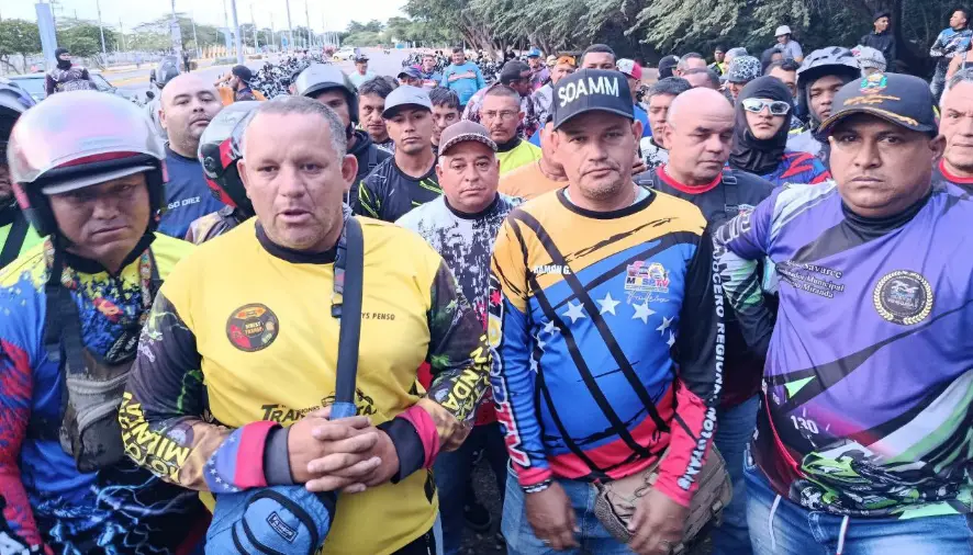 Mototaxista del municipio Miranda se alzaron y mediante una protesta pacífica exigieron el respeto a su derecho al trabajo.