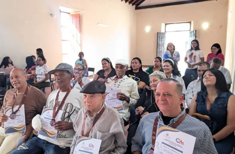 Alcaldía y el Concejo municipal reconocieron labor de músicos de Colina