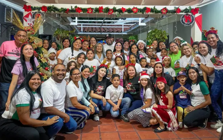 Municipio Colina | Sede social Francisco de Miranda se ilumina de alegría en navidad