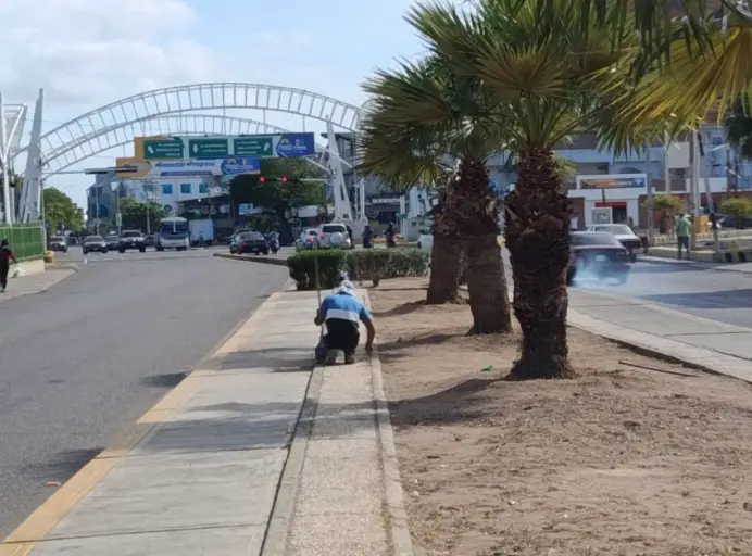 El emblemático paseo Indio Manaure de Coro está siendo preparado para darle la bienvenida a la Miranda Mágica en los próximos días.