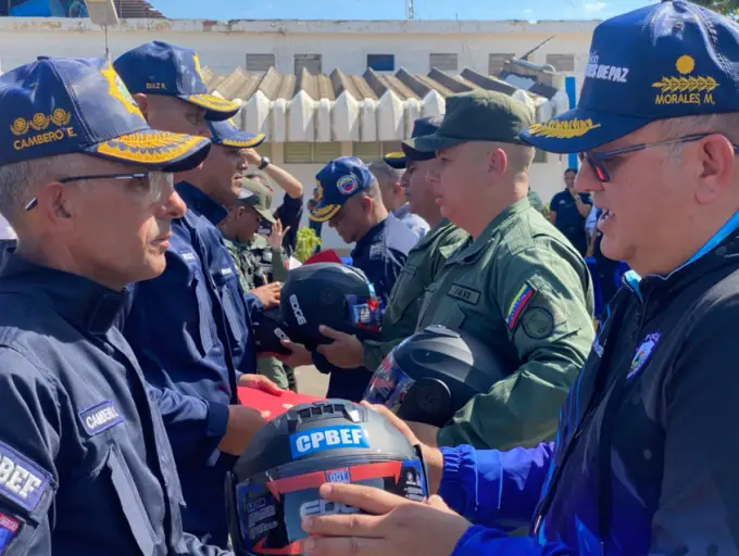 Un total de 84 funcionarios de distintos organismos de seguridad del estado fueron certificados como patrulleros motorizados.