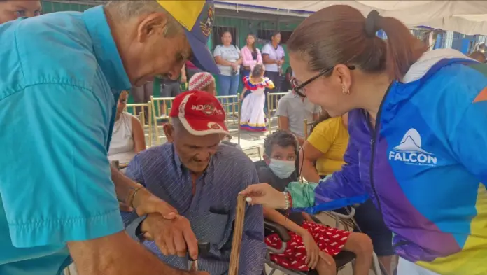 El gabinete social de la Gobernación del estado, llevó la Ruta del Bienestar al municipio Palmasola para atender a más mil habitantes.