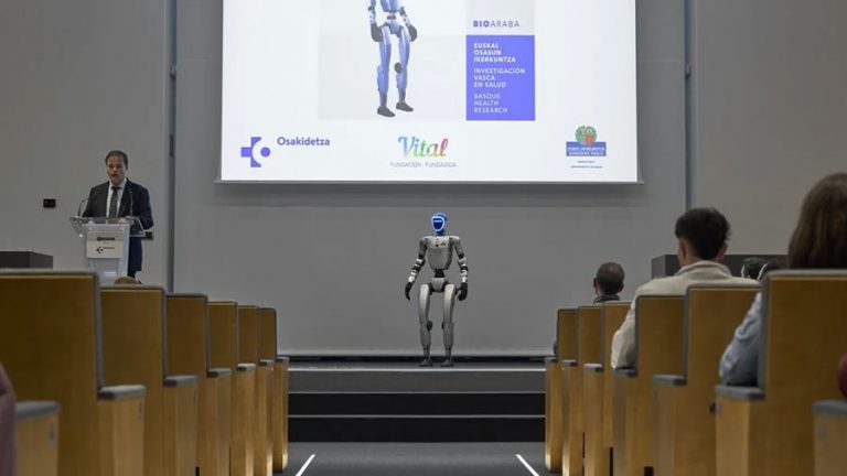 Así es Saaki, el robot que calma el miedo de los niños hospitalizados