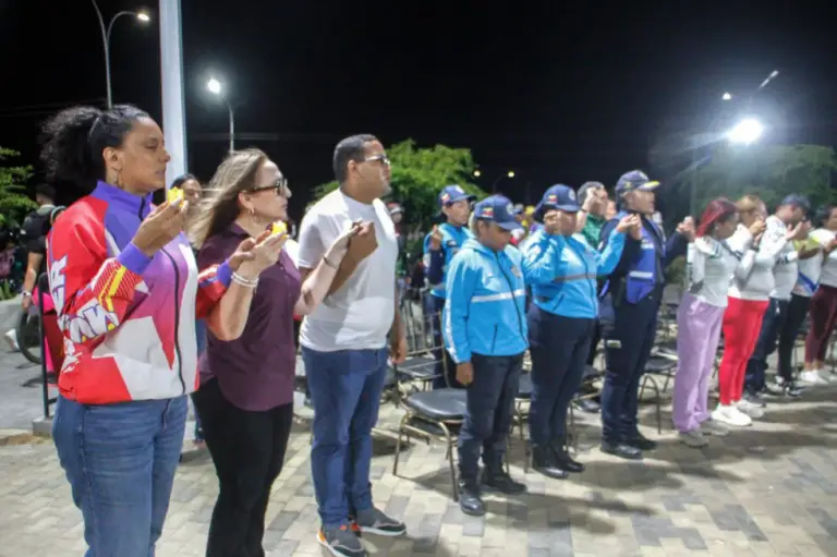 Pueblo de Falcón en vigilia por la paz de Venezuela