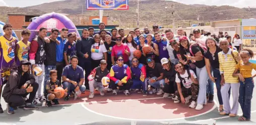 El gobernador Víctor Clark develó junto a los atletas, la juventud y habitantes, la zona recreacional juvenil “Virgilio Medina”.