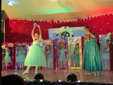 Este 6 de diciembre se celebró la Gran Gala Navideña de Danzas Churuguara y el cierre cultural 2025 del Ateneo Casta J. Riera.