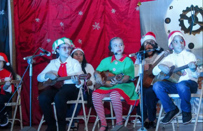 Este 6 de diciembre se celebró la Gran Gala Navideña de Danzas Churuguara y el cierre cultural 2025 del Ateneo Casta J. Riera.