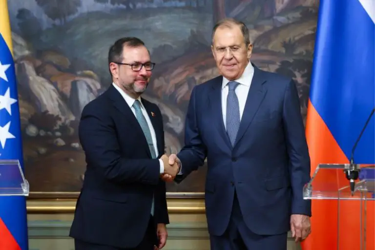 Rusia ratifica su apoyo a Venezuela ante el bloqueo de EE.UU.