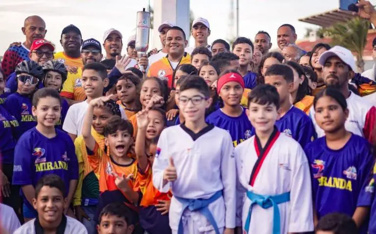 Fuego sagrado de los Juegos Nacionales Comunales 2025 llega a Falcón