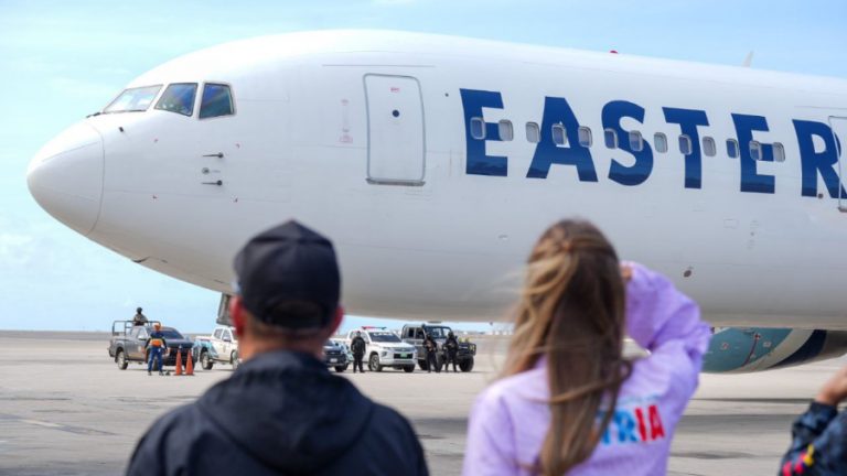 Vuelo 96 de Vuelta a la Patria llegó este 4-Dic