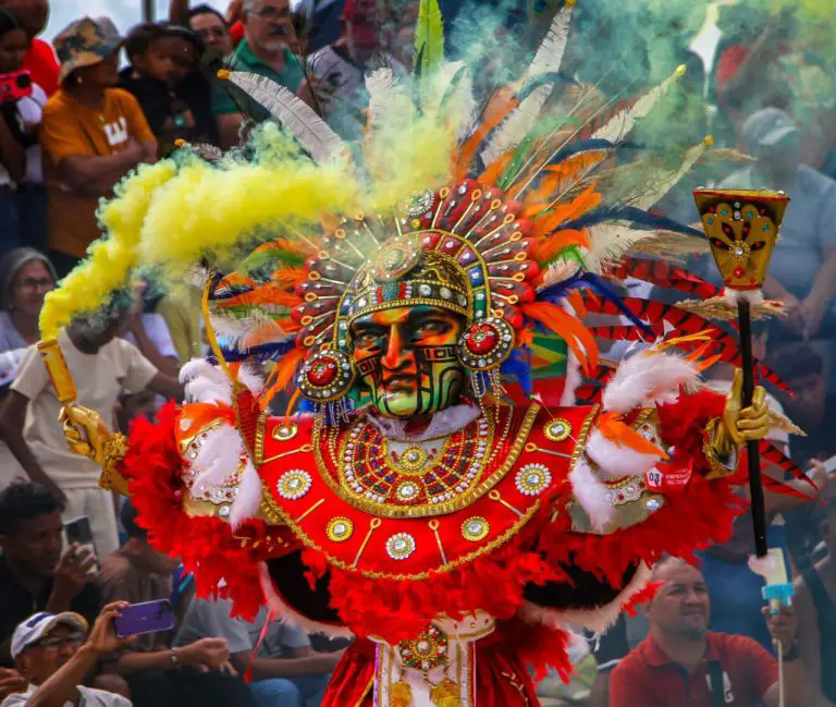 Fiesta de los Locos de La Vela ratifica la soberanía y defensa de los poderes creadores