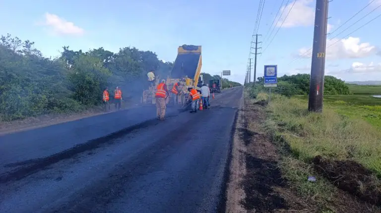 A toda marcha avanza la rehabilitación de la carretera de Chichiriviche