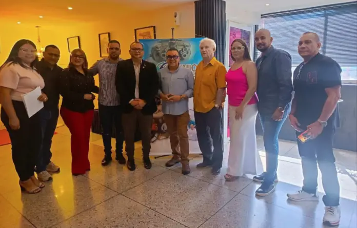 La Cámara Industrial, Comercial y Agrícola de Falcón (CICAF) celebra la nueva junta directiva de la Asociación de Ópticas de Falcón.