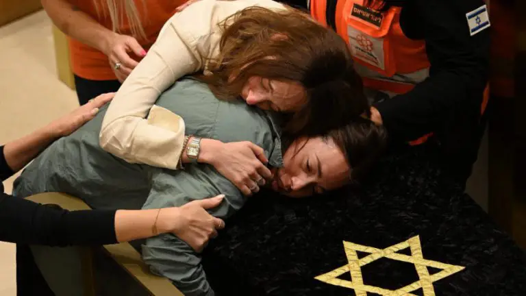 Australia celebra primeros funerales tras ataque en Sídney