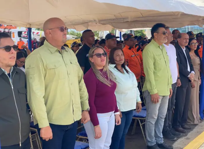 Este viernes el gobernador del estado Falcón, Víctor Clark, fortaleció el sistema de Gestión de Riesgo de la entidad con dotación.