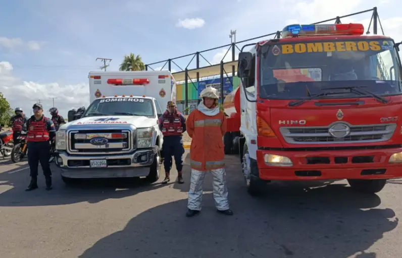 Este viernes el gobernador del estado Falcón, Víctor Clark, fortaleció el sistema de Gestión de Riesgo de la entidad con dotación.