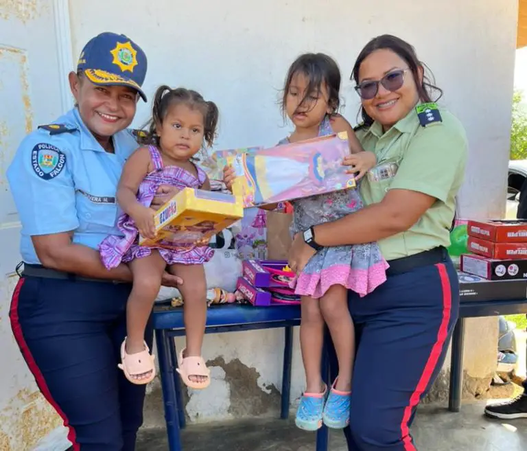 Niños de comunidad indígena del Universitario recibieron regalos