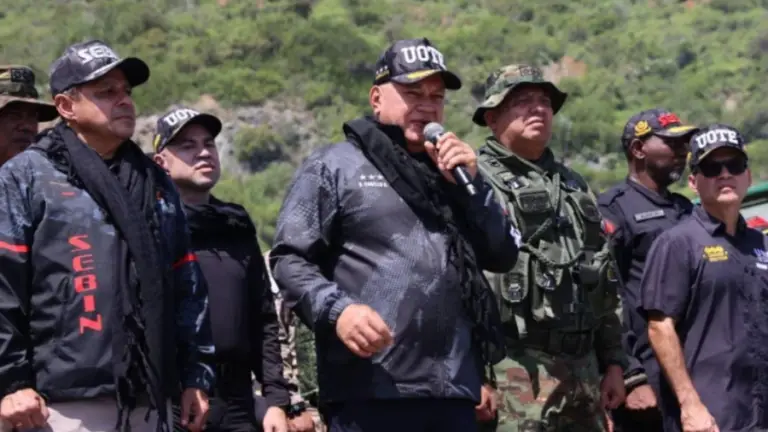 Cabello: Dispositivos LED en vehículos particulares están prohibidos