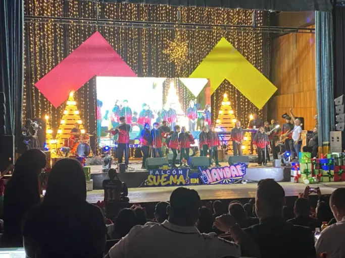 Con toda la magia de la época decembrina, se desarrolló por todo lo alto la Gran Final del IV Festival Falcón Suena en Navidad.