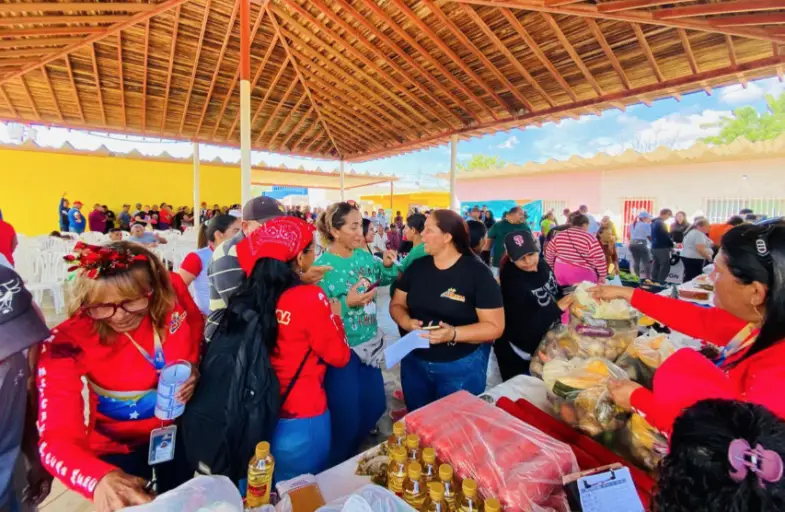 El Plan de Amor y Prosperidad Alimentaria llegó al municipio Urumaco para ofrecer su amplia diversidad en alimentos secos y proteínas.