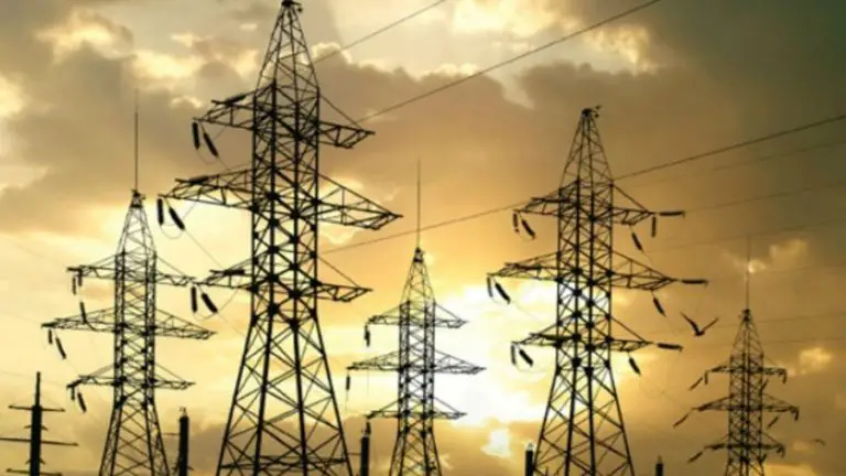 Fluctuación eléctrica afectó estos estados hoy 18-Dic