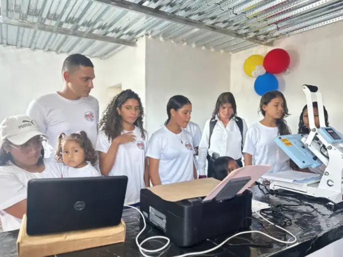 A través de la Consulta Popular Nacional de la Juventud el circuito comunal Armando Schawarck Anglade, entregó dos proyectos.