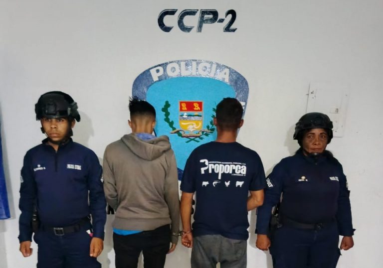 Aprehendidos por maltrato físico a dos personas de condición especial