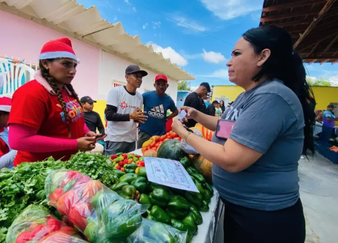 El Plan de Amor y Prosperidad Alimentaria llegó al municipio Urumaco para ofrecer su amplia diversidad en alimentos secos y proteínas.