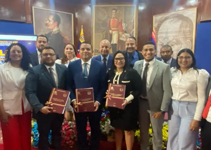 El gobernador Víctor Clark presentó Proyecto de Ley del presupuesto para el Ejercicio Fiscal 2026 en el que el 75% es para lo social.