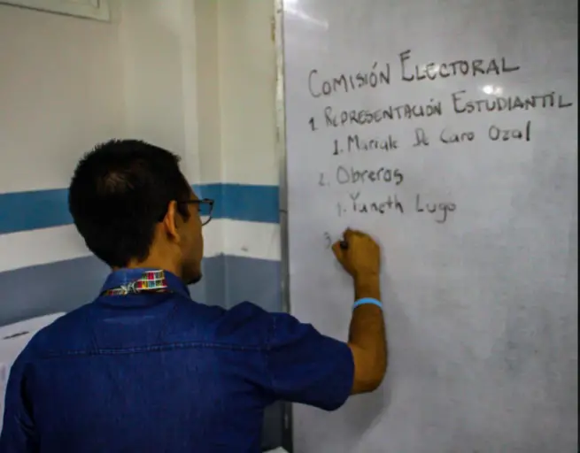 El sector universitario también está sumado al debate y a la discusión para elevar propuestas al Congreso Nacional Constituyente.