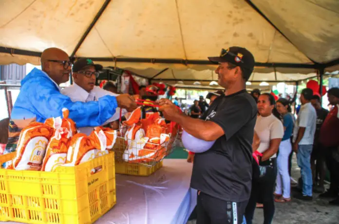 Más de 1700 familias de Capadare, municipio Acosta, fueron beneficiadas este sábado con el Plan Amor y Prosperidad Alimentaria.