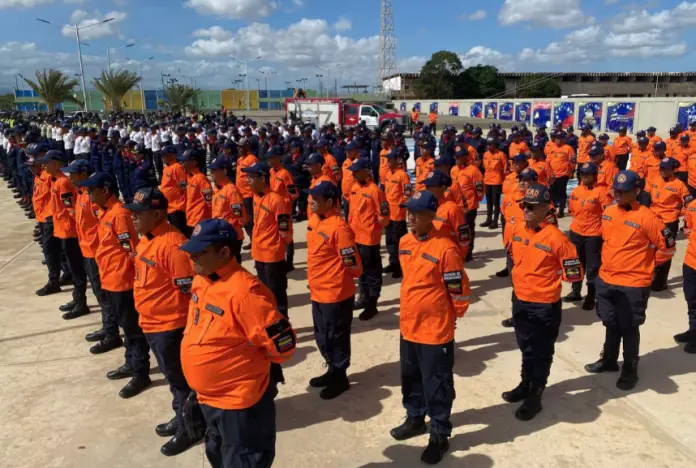 Este viernes el gobernador del estado Falcón, Víctor Clark, fortaleció el sistema de Gestión de Riesgo de la entidad con dotación.