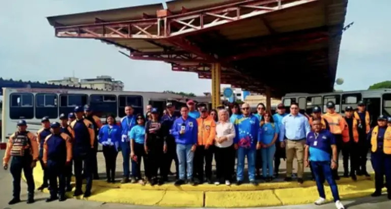 Terminal Polica Salas se prepara para recibir a propios y visitantes en esta época decembrina