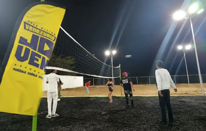 El gobernador Víctor Clark inauguró junto a la juventud del municipio Miranda la zona joven ubicada en el Paseo Monseñor Iturriza.