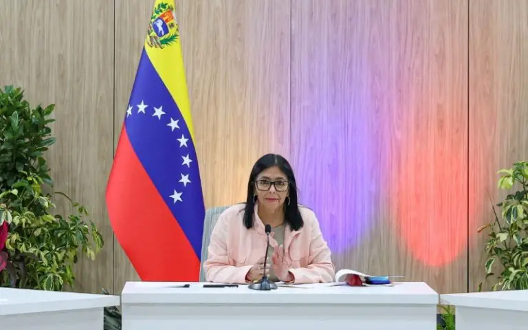 Desmienten posible viaje de Delcy Rodríguez a EE.UU.