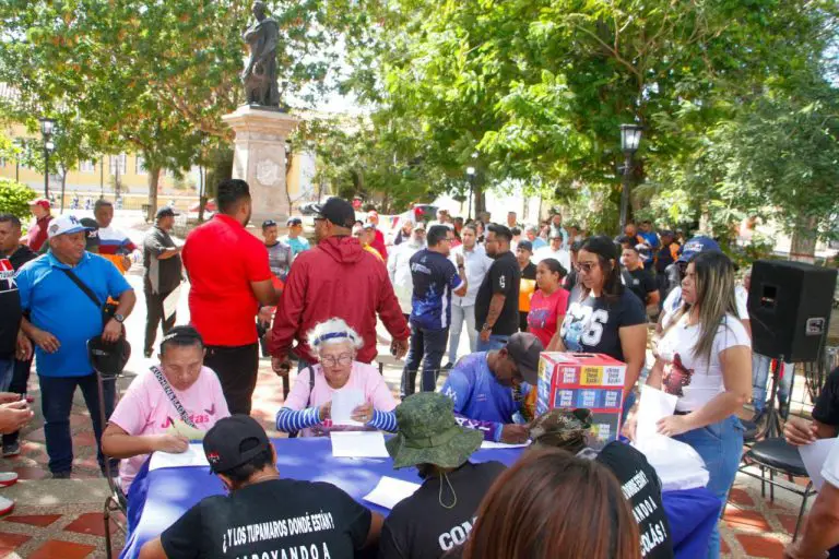 Pueblo de Falcón envía cartas al presidente Nicolás Maduro y la Primera Dama Cilia Flores