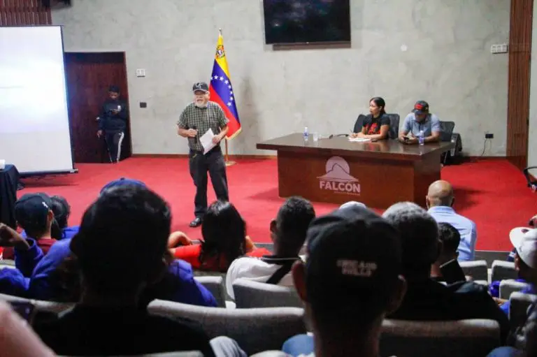 Pescadores debatieron propuestas para elevar al Poder Constituyente