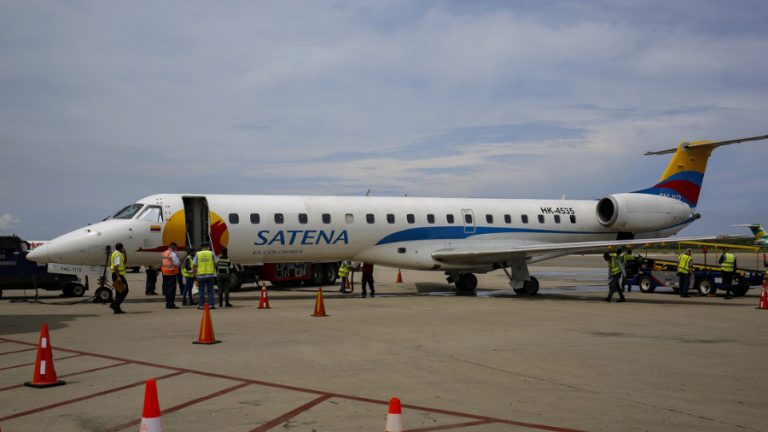 Desaparece avión comercial con 15 personas a bordo en el noreste de Colombia