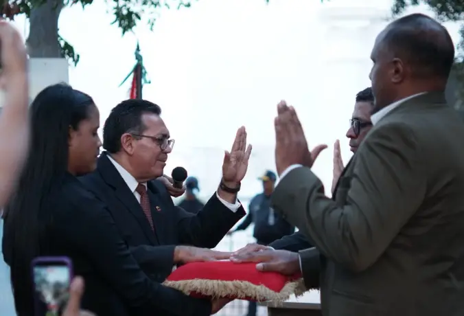 En la Plaza Bolívar de Coro se llevó a cabo la sesión de instalación de la junta directiva del Concejo Municipal de Miranda.