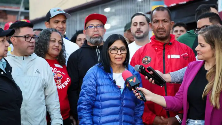 Decretan siete días de duelo nacional por muerte de militares en ataques de EE.UU.