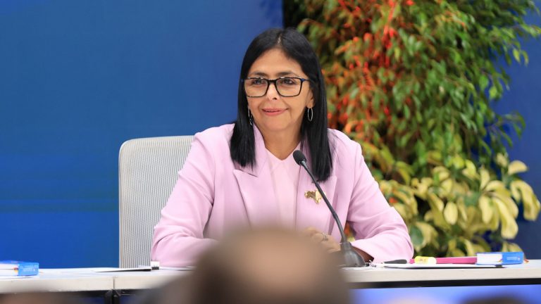 Delcy Rodríguez: Venezuela no acepta órdenes de ningún factor externo