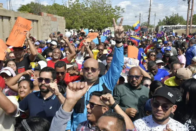 Carirubana unida en rechazo al secuestro de Maduro y Cilia en Venezuela