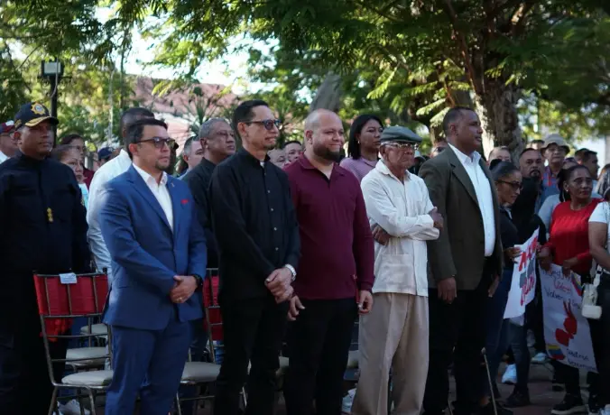 En la Plaza Bolívar de Coro se llevó a cabo la sesión de instalación de la junta directiva del Concejo Municipal de Miranda.