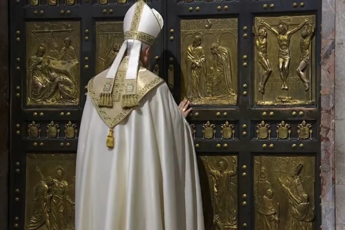 León XIV clausuró el Jubileo al cerrar la Puerta Santa del Vaticano