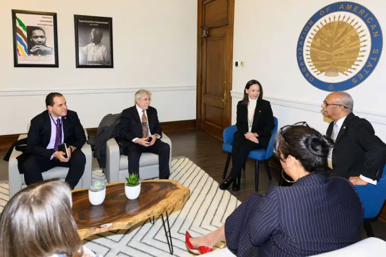 María Corina Machado se reúne con el secretario general de la OEA