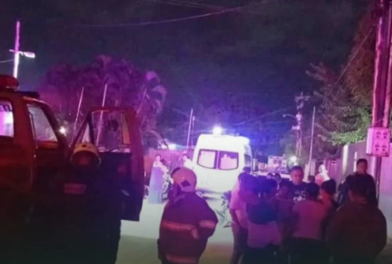 Hombre se encerró con su familia e incendió la vivienda, dos fallecidos